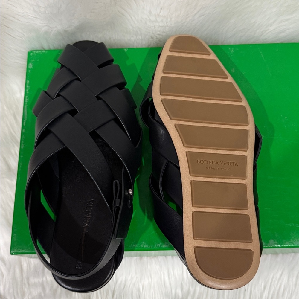 Bottega Veneta Black Woven Sandals - Picture 6 of 8
